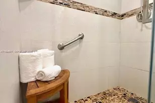 19201 Collins Ave, Sunny Isles Beach, FL 33160 - Photo 32