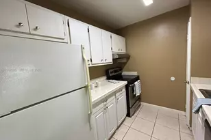 7483 SW 82nd St, Miami, FL 33143 - Photo 8