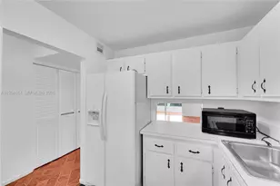 3090 NW 46th Ave, Lauderdale Lakes, FL 33313 - Photo 10