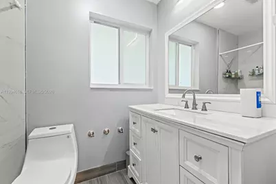 200 NW 33rd St, Oakland Park, FL 33309 - Photo 20