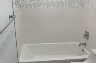 5420 W 26th Ave, Hialeah, FL 33016 - Photo 18