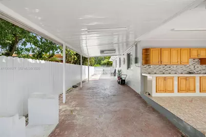 674 W 23rd St, Hialeah, FL 33010 - Photo 30