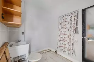 674 W 23rd St, Hialeah, FL 33010 - Photo 32