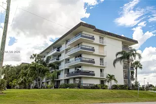 555 NW 4th Ave, Boca Raton, FL 33432 - Photo 14