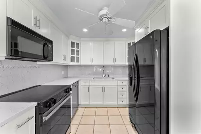 392 Golfview Rd #A, North Palm Beach, FL 33408 - Photo 2