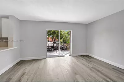 7241 Miami Lakes Dr #D14, Miami Lakes, FL 33014 - Photo 8