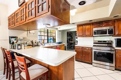 780 NE 155th St, Miami, FL 33162 - Photo 12