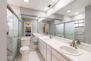 780 NE 155th St, Miami, FL 33162 - Photo 18