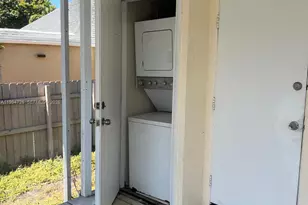 109 SW 1st Ave, Hallandale Beach, FL 33009 - Photo 18