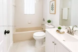 1656 SE 29th Ct, Homestead, FL 33035 - Photo 6