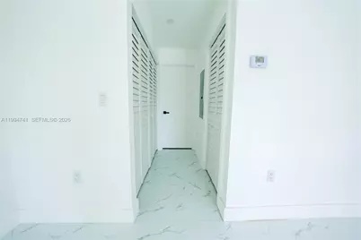 1112 NW 81st St, Miami, FL 33150 - Photo 16