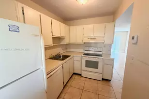 109 Gardens Dr, Pompano Beach, FL 33069 - Photo 2