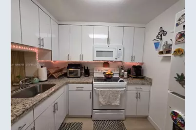 9360 Fontainebleau Blvd #503, Miami, FL 33172 - Photo 6
