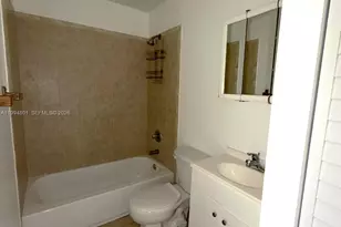 14140 NE 2nd Ct, Miami, FL 33161 - Photo 4
