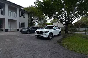 14140 NE 2nd Ct, Miami, FL 33161 - Photo 12