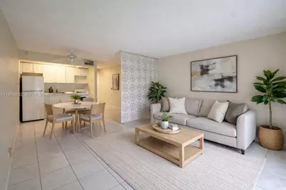 1400 SW 124th Ter #304Q, Pembroke Pines, FL 33027 - Photo 2