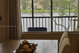 13705 SW 12th St, Pembroke Pines, FL 33027 - Photo 4