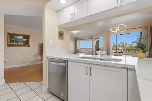 13705 SW 12th St, Pembroke Pines, FL 33027 - Photo 8