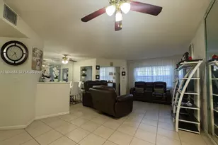 12500 SW 5th Ct, Pembroke Pines, FL 33027 - Photo 6