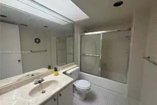 12500 SW 5th Ct, Pembroke Pines, FL 33027 - Photo 10