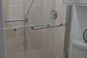 6055 W 19th, Hialeah, FL 33012 - Photo 12