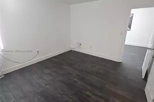 6055 W 19th, Hialeah, FL 33012 - Photo 10