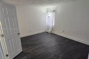 6055 W 19th, Hialeah, FL 33012 - Photo 6