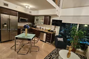 41 SE 5th St, Miami, FL 33131 - Photo 20