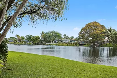 1731 NW 96th Ter #2J, Pembroke Pines, FL 33024 - Photo 18