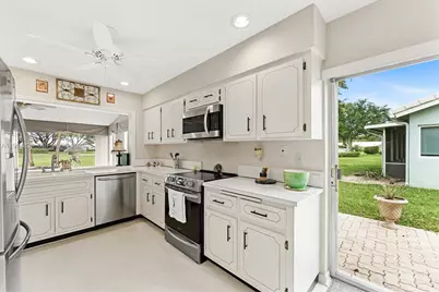 5669 Pinecrest Cir, Boca Raton, FL 33433 - Photo 12