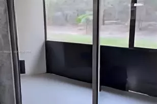 900 SW 142nd Ave, Pembroke Pines, FL 33027 - Photo 4