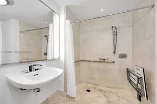 4401 Collins Ave, Miami Beach, FL 33140 - Photo 16