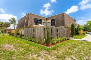 8106 SW 23rd St, North Lauderdale, FL 33068 - Photo 4