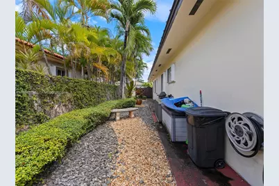 16828 NW 83rd Pl, Miami Lakes, FL 33016 - Photo 38
