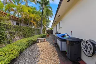 16828 NW 83rd Pl, Miami Lakes, FL 33016 - Photo 38