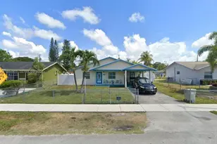 2571 NW 5th St, Pompano Beach, FL 33069 - Photo 2