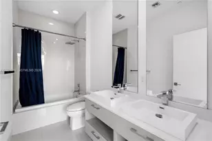 45 SW 9th St, Miami, FL 33130 - Photo 18