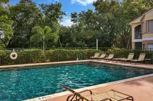 815 W Boynton Beach Blvd, Boynton Beach, FL 33426 - Photo 2