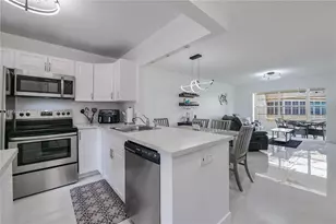 4701 NW 34th St, Lauderdale Lakes, FL 33319 - Photo 6