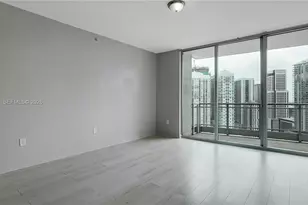 90 SW 3rd St, Miami, FL 33130 - Photo 4