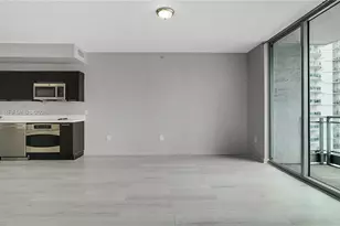 90 SW 3rd St, Miami, FL 33130 - Photo 8