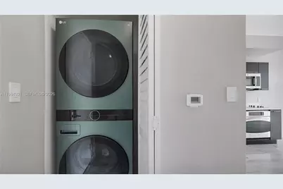 90 SW 3rd St #3003, Miami, FL 33130 - Photo 26