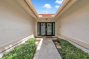 1601 Eastlake Way, Weston, FL 33326 - Photo 4