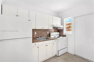 2130 Bay Dr, Miami Beach, FL 33141 - Photo 4