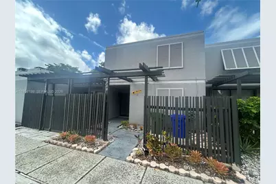 1660 NW 113th Way, Pembroke Pines, FL 33026 - Photo 2