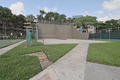 1100 Colony Point Cir #419, Pembroke Pines, FL 33026 - Photo 12