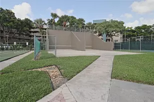 1100 Colony Point Cir, Pembroke Pines, FL 33026 - Photo 12