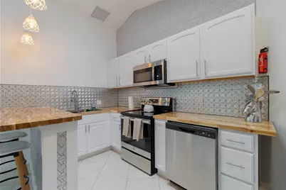 13976 Aster Ave, Wellington, FL 33414 - Photo 4