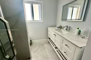 628 SW 6th Ave, Hallandale Beach, FL 33009 - Photo 6