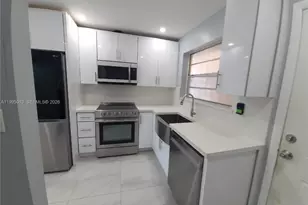 453 SW 2nd St, Miami, FL 33130 - Photo 2
